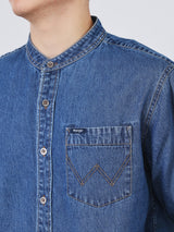เสื้อเชิ้ตแขนยาวผู้ชาย ทรงตรง สียีนส์กลาง