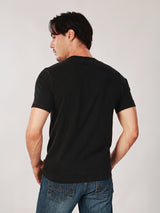 เสื้อยืดแขนสั้นผู้ชาย คอลเลคชั่น WRANGLER LEGENDS ทรงตรง สีดำ