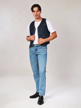 เสื้อกั๊กผู้ชาย คอลเลคชั่น WRANGLER LEGENDS ทรงตรง สียีนส์กลาง