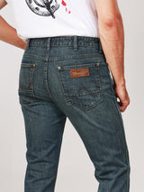 กางเกงยีนส์ผู้ชาย คอลเลคชั่น WRANGLER LEGENDS GREENSBORO FIT เอวกลาง ทรงตรง สียีนส์เข้ม
