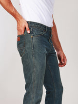 กางเกงยีนส์ผู้ชาย คอลเลคชั่น WRANGLER LEGENDS GREENSBORO FIT เอวกลาง ทรงตรง สียีนส์เข้ม