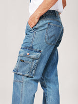 กางเกงยีนส์ผู้ชาย คอลเลคชั่น WRANGLER LEGENDS CARGO FIT เอวกลาง ทรงตรง สียีนส์อ่อน