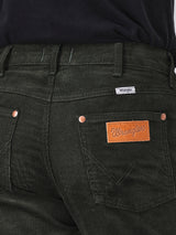 กางเกงขายาวผู้ชาย คอลเลคชั่น BEYOND INDIGO MWZ FIT เอวกลาง ทรงตรง สีเขียวมะกอก