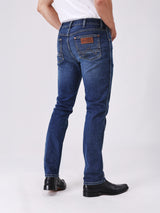 กางเกงยีนส์ผู้ชาย คอลเลคชั่น BEYOND INDIGO LARSTON FIT เอวต่ำ ทรงเข้ารูป สียีนส์กลาง
