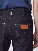 กางเกงยีนส์ (ริมดำ)ผู้ชาย คอลเลคชั่น BEYOND INDIGO GREENSBORO FIT เอวกลาง ทรงตรง สียีนส์ผ้าดิบ