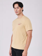 เสื้อยืดแขนสั้นผู้ชาย คอลเลคชั่น BEYOND INDIGO ทรงตรง สีน้ำตาล