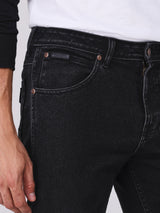 กางเกงยีนส์ผู้ชาย คอลเลคชั่น BEYOND DENIM TEXAS SLIM FIT เอวกลาง ทรงเข้ารูป สีดำ