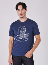 เสื้อยืดแขนสั้นผู้ชาย คอลเลคชั่น BEYOND INDIGO ทรงตรง สีกรมท่า