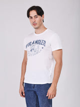 เสื้อยืดแขนสั้นผู้ชาย คอลเลคชั่น BEYOND DENIM SLIM FIT สีขาว