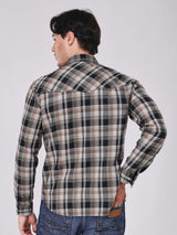 เสื้อเชิ้ตแขนยาวผู้ชาย คอลเลคชั่น BEYOND DENIM ทรงตรง สีน้ำตาล