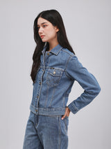 REGULAR FIT BEYOND DENIM COLLECTION WOMEN'S DENIM JACKET LIGHT INDIGO