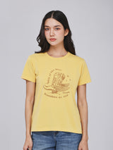 เสื้อยืดแขนสั้นผู้หญิง คอลเลคชั่น BEYOND INDIGO ทรงตรง สีเหลือง