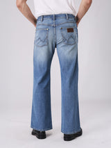 กางเกงยีนส์ผู้ชาย คอลเลคชั่น BEYOND DENIM LOOSE BOOT FIT เอวกลาง ทรงหลวม สียีนส์กลาง