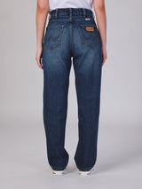 กางเกงยีนส์ผู้หญิง คอลเลคชั่น LEGEND OF WRANGLER SUNSET FIT เอวกลาง ทรงตรง สียีนส์เข้ม