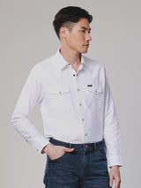 เสื้อเชิ้ตแขนยาวผู้ชาย คอลเลคชั่น LEGEND OF WRANGLER ทรงตรง สีขาว