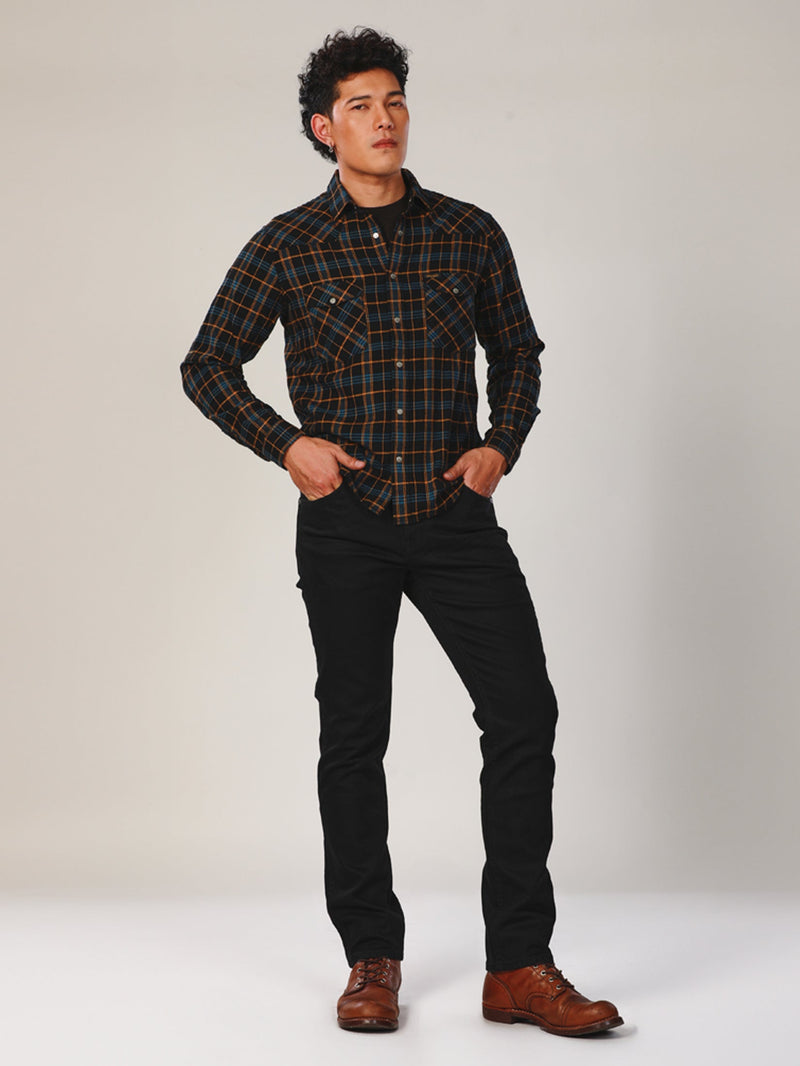 เสื้อเชิ้ตแขนยาวผู้ชาย คอลเลคชั่น EVERYDAY WITH WRANGLER SLIM FIT สีกรมท่า