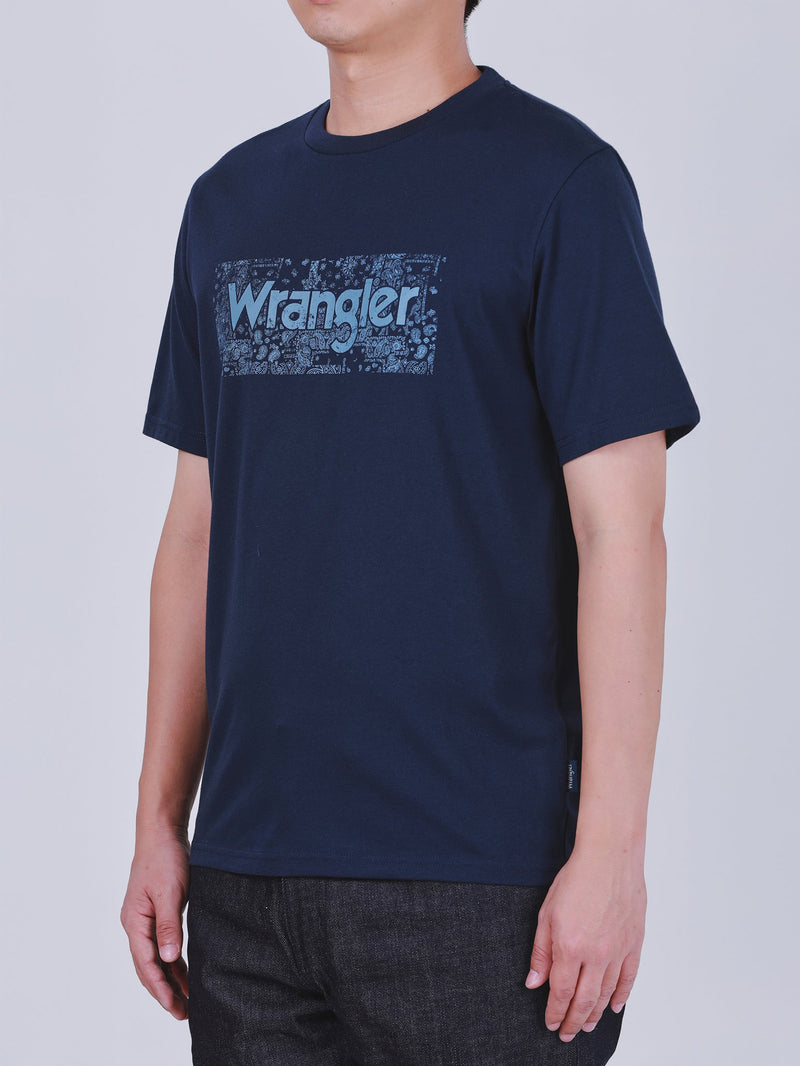 เสื้อยืดแขนสั้นผู้ชาย คอลเลคชั่น EVERYDAY WITH WRANGLER ทรงตรง สีกรมท่า