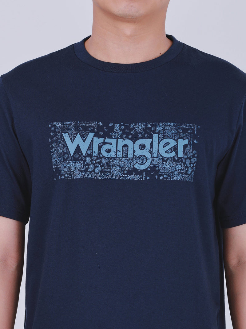 เสื้อยืดแขนสั้นผู้ชาย คอลเลคชั่น EVERYDAY WITH WRANGLER ทรงตรง สีกรมท่า