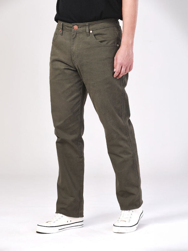 กางเกงขายาวผู้ชาย COMFORT FIT เอวกลาง ทรงกระบอก สีเขียว