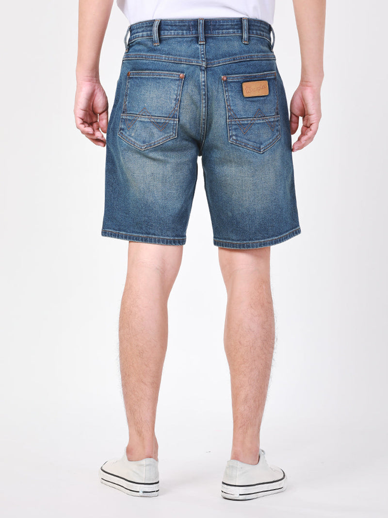 กางเกงขาสั้นผู้ชาย คอลเลคชั่น LEGEND OF WRANGLER FRONTIER SHORTS FIT เอวกลาง ทรงกระบอก สียีนส์กลาง