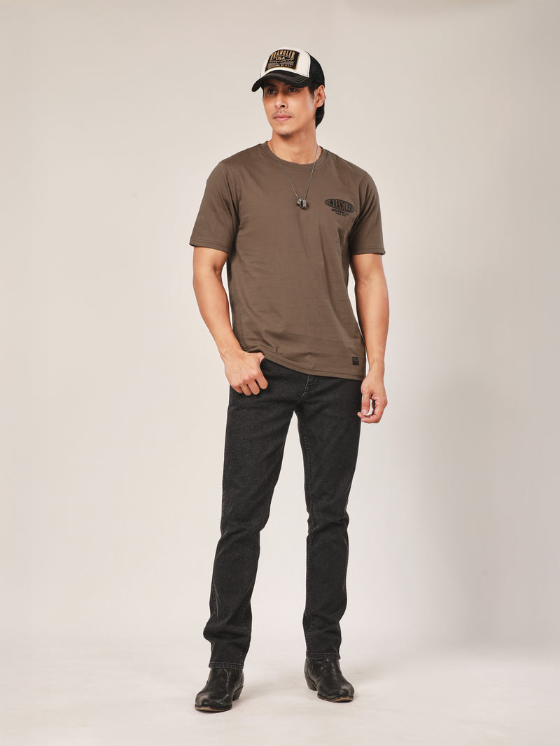 เสื้อยืดแขนสั้นผู้ชาย ทรงตรง สีน้ำตาล