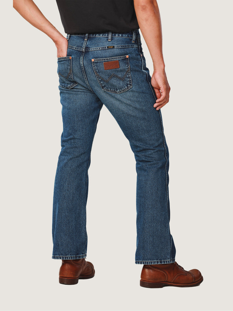 กางเกงยีนส์ผู้ชาย คอลเลคชั่น EVERYDAY WITH WRANGLER BOOTCUT FIT เอวสูง ทรงขาม้า สียีนส์กลาง