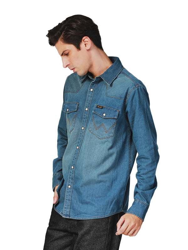 REGULAR FIT LEGEND OF WRANGLER COLLECTION MEN'S DENIM SHIRT LONG SLEEVES MID INDIGO