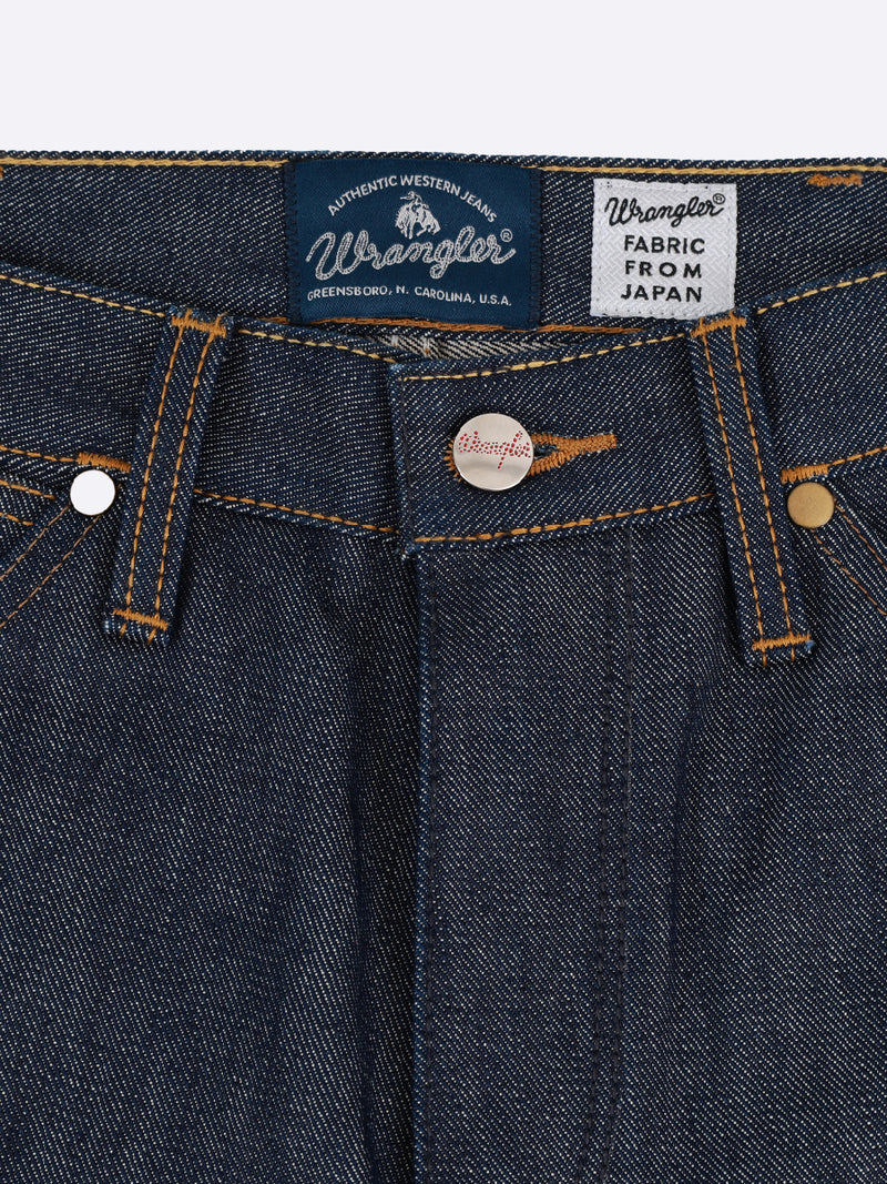 กางเกงยีนส์ผู้ชาย คอลเลคชั่น LEGEND OF WRANGLER MWZ FIT (Authentic Premium Jeans) เอวกลาง ทรงตรง สียีนส์ผ้าดิบ