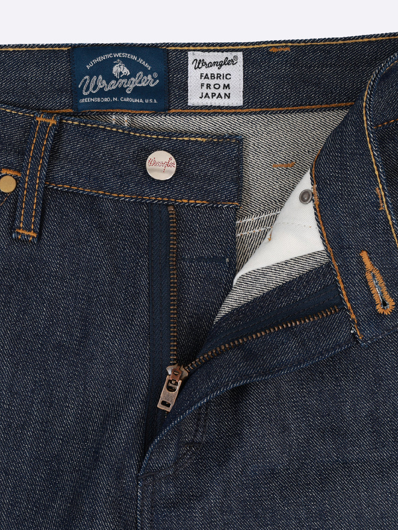 กางเกงยีนส์ผู้ชาย คอลเลคชั่น LEGEND OF WRANGLER MWZ FIT (Authentic Premium Jeans) เอวกลาง ทรงตรง สียีนส์ผ้าดิบ