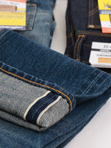 กางเกงยีนส์ (ริมน้ำเงิน)ผู้ชาย คอลเลคชั่น LEGEND OF WRANGLER GREENSBORO FIT (Authentic Premium Jeans)เอวกลาง ทรงตรง สียีนส์กลาง