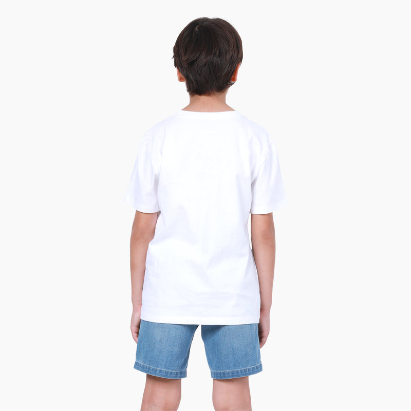 เสื้อยืดแขนสั้นเด็กผู้ชาย คอลเลคชั่น CELEBRATE ทรงตรง สีขาว