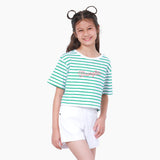เสื้อยืดแขนสั้นเด็กผู้หญิง คอลเลคชั่น CELEBRATE CROPPED FIT สีขาว&สีเขียว