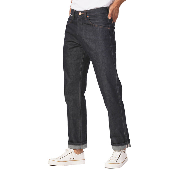 MWZ FIT LEGEND OF WRANGLER COLLECTION MID RISE COMFORT MEN'S JEANS (RED SELVEDGE) DENIM