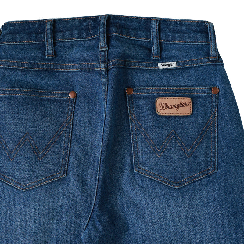 กางเกงยีนส์ผู้หญิง คอลเลคชั่น LEGEND OF WRANGLER WALKER FIT เอวสูง ทรงเข้ารูป สียีนส์